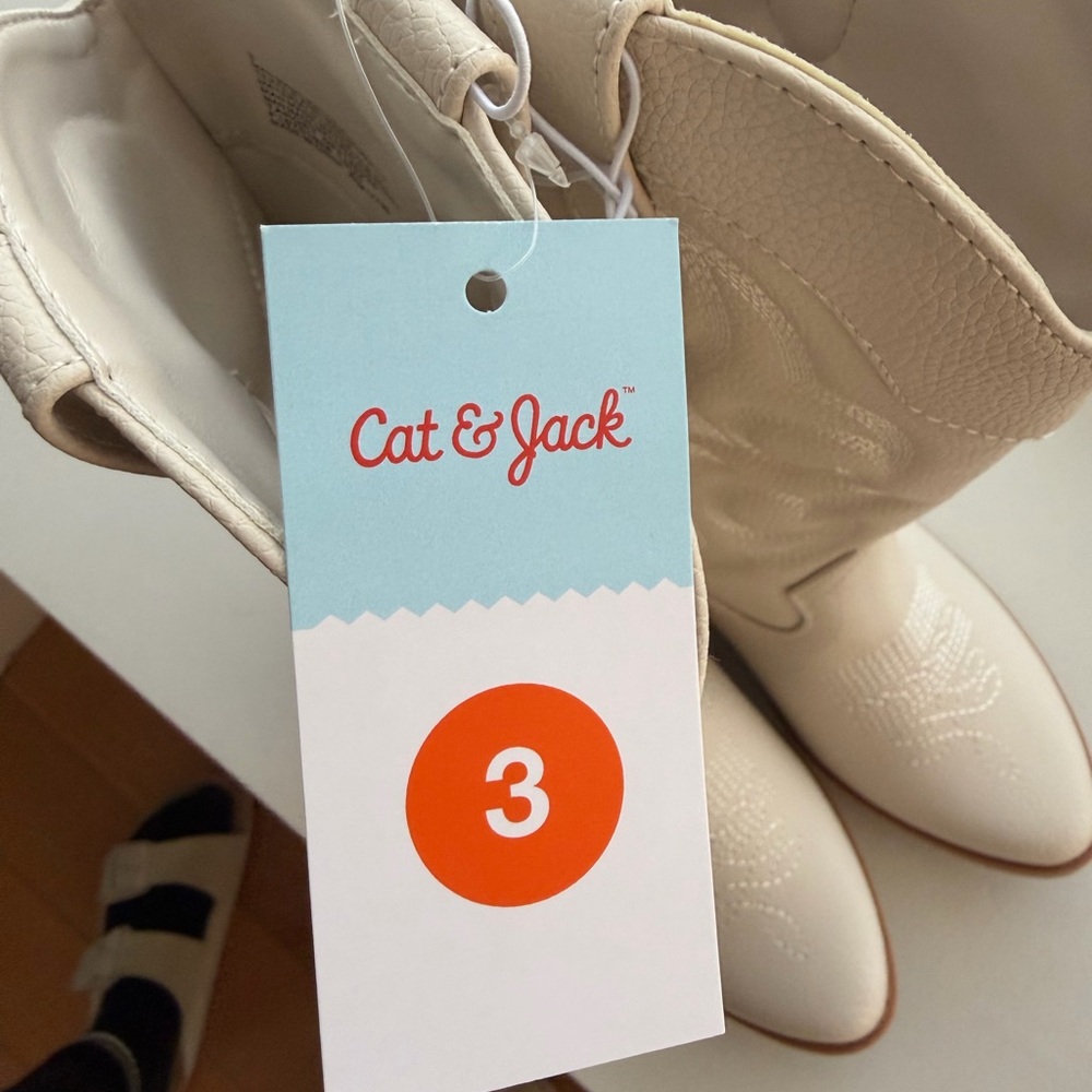 Cat & Jack Cream Heeled Boots - Picture 4 of 8